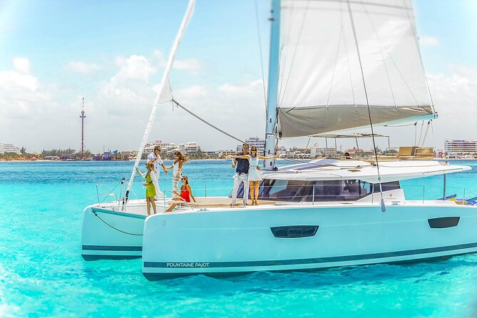 Catamaran to Isla Mujeres Snorkeling Tour with Open Bar and Lunch - The Spinnaker + open bar segment: the high-adrenaline break