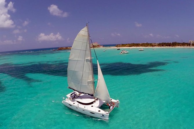 Catamaran Tour to Isla Mujeres, Open bar, Lunch, Snorkeling, Beach Club Included - Beach Club + Buffet Lunch + Open Bar: Fun Setup, Mixed Food Notes