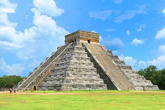 CHICHEN ITZA 3 OPTIONS TOUR: Classic, Plus or Premiere - Stop 1: Cenote Saamal swim and the artificial waterfall