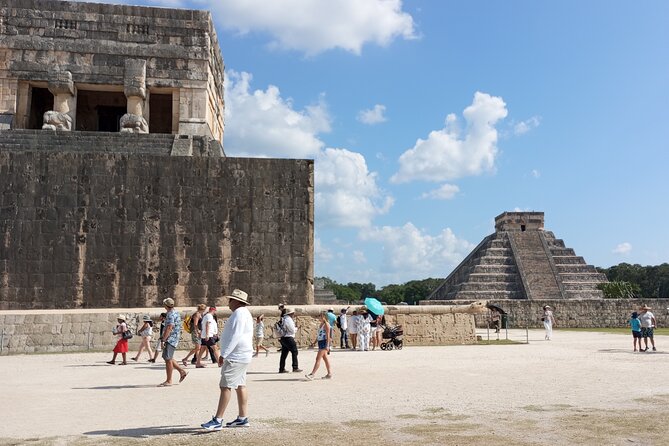 Chichen Itza all day Experience - Valladolid Pueblo Magico time: walkable streets and souvenir browsing