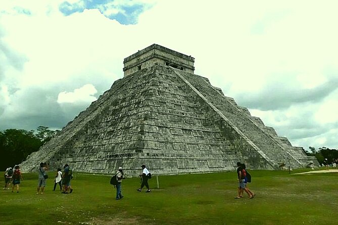 Chichen Itza and Dos Cenotes Experience from Cancun - Getting to Chichén Itzá with a Culture Specialist
