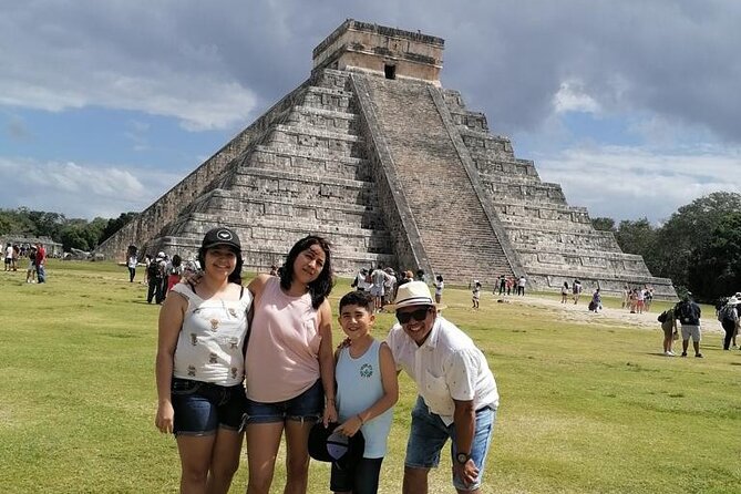 Chichen Itza and Dos Cenotes Experience from Cancun - Real Mayab Buffet Stop: Getting Fed Before the Heat