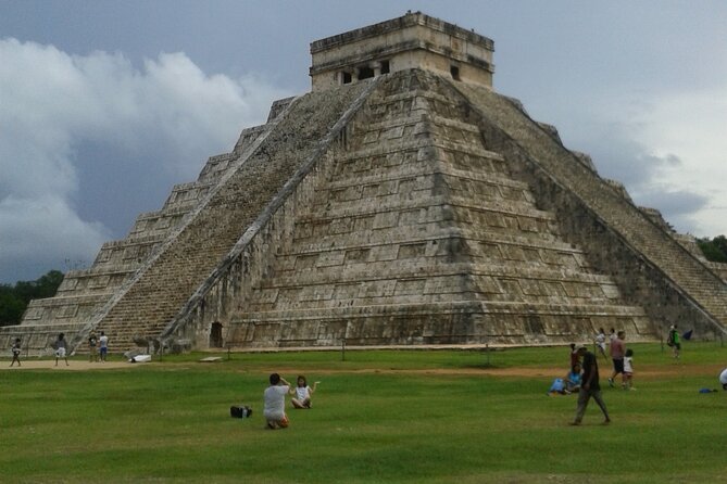 Chichen Itza, Cenote Sagrado and Valladolid from Cancun - Chichén Itzá and Cenote Chichikán in one long day