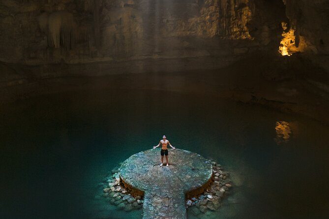 Chichén Itzá, Cenote Suytún, and Cenote Ikkil Guided Tour - Cenote Ik-kil: lockers, barefoot rules, and the time you’ll want