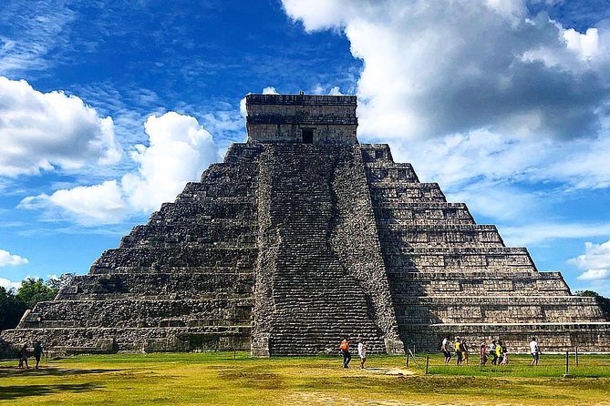 Chichen Itza Classic Tour - Guides and English: How the Day Feels in Your Language
