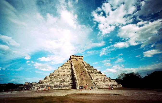 Chichen Itza Day Trip Exclusive Nool-Ha Cenote & Valladolid Visit - Chichén Itzá: the ball court, Kukulkán, and Temple of the Warriors