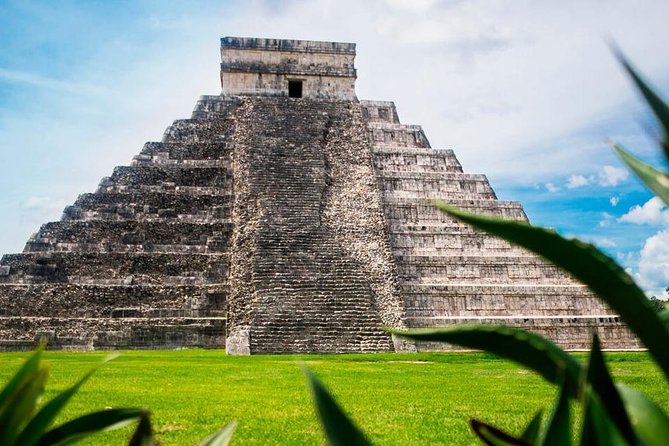 Chichen Itza Day Trip from Cancun with Cenote Swim & Valladolid - Getting out the door early: pickup, shared bus, and timing reality