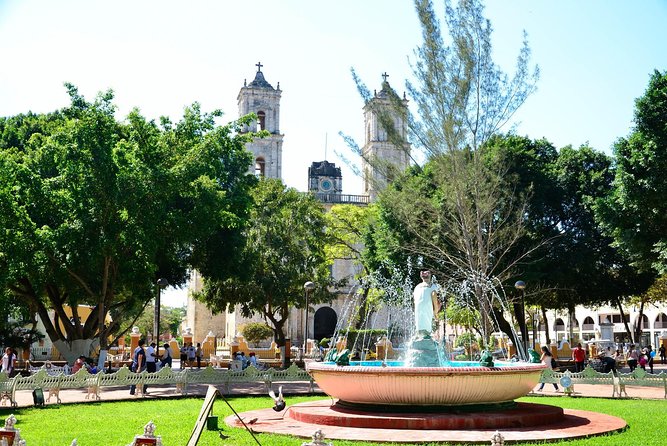 Chichen Itza Deluxe Valladolid and 2 Cenotes - Food, drinks, and what to watch for at lunch and on the bus