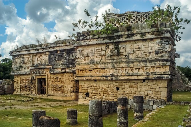 Chichen Itza: Self-Guided Tour with Audio Narration & Map - El Castillo plus the ritual core: what to look for on the pyramid and the platforms