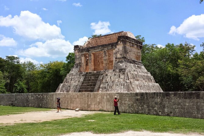 Chichen Itza tour from Cancun small group in van - Stop 1 in Cancun: the 50-minute setup that matters