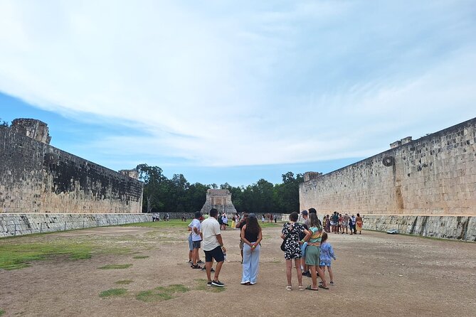 Chichen Itza: Tour with Expert Guide without lines! - Stop 1: El Castillo and the Three-Dimensional Calendar Effect