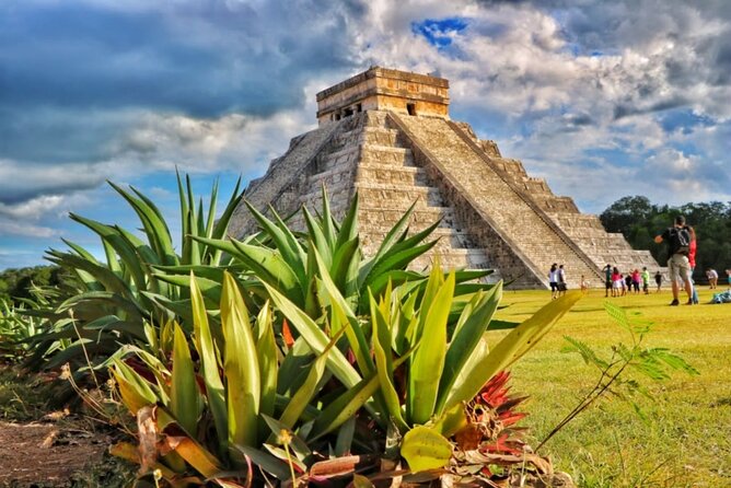 Chichen Itza Walking Tour with Audioguide (no ticket) - Self-Guided in Real Life: Download, Activate, and Walk Your Own Pace