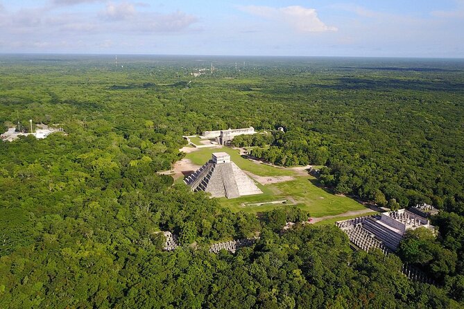 Chichen Itza : Walking Tour with Expert Guide and Skip-the-Line Access! - Temple of the Warriors: Carved Columns, Power, and the Darker Side