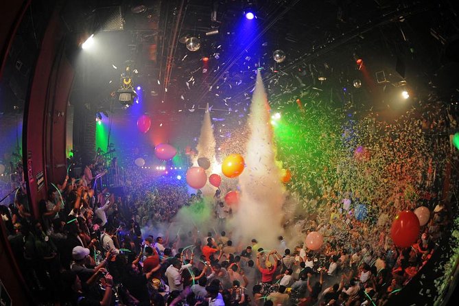 Coco Bongo Cancun Gold Member VIP Night Out by After Dark - Your Gold Member setup: waiter, terrace bar, and show sightlines