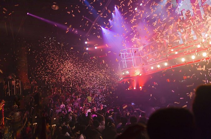 Coco Bongo Music And Show Ticket - Inside the show: trapeze acts, movie scenes, and rock-star vibes