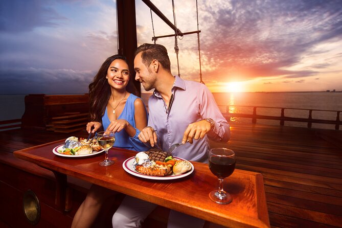 Columbus Romantic Dinner in Cancún - Your ship: the Spanish Galleon Columbus style night
