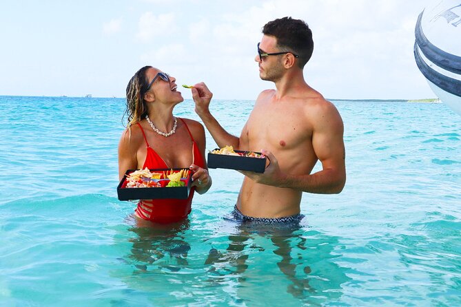 Cozumel Starfish and Tropical Reef Snorkeling by Powerboat with Lunch - Group size and crew style: why it affects your comfort