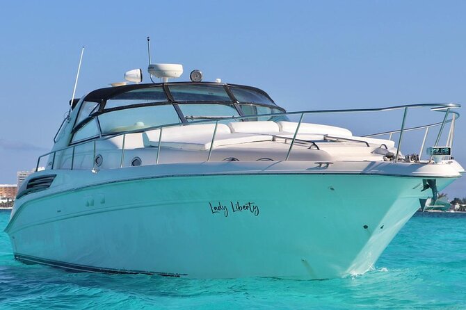 Cruise in Elegance: Luxury Yacht Rental in Cancun - Key highlights at a glance