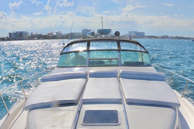 Cruise in Elegance: Luxury Yacht Rental in Cancun - Snorkeling equipment and how to make it feel easy