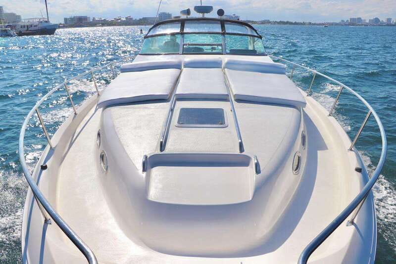 Cruising paradise in a luxury yacht in Cancun - Price and value: $415 per group up to 14 (plus the $13 dock fee)