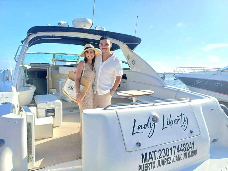 Cruising paradise in a luxury yacht in Cancun - Who this yacht experience fits best
