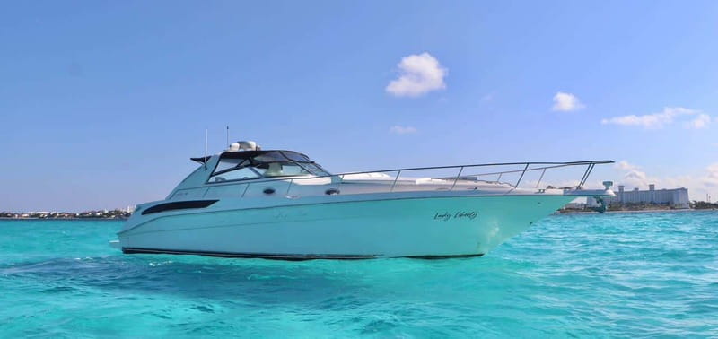 Cruising paradise in a luxury yacht in Cancun - VIP captain-and-crew service: what you gain with a private yacht