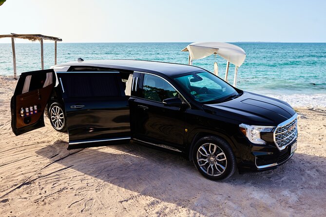 Deluxe GMC Limousine from CUN Airport to Playa Mujeres - Key things to know before you land