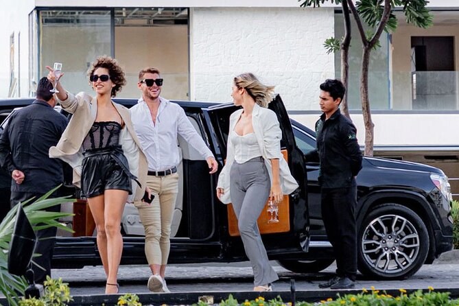 Deluxe Limousine GMC from Cancun Airport - Quick hits you’ll care about at Cancun Airport