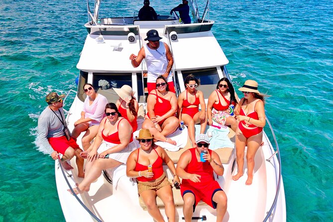 Deluxe Yacht 48FT with FlyBrige Rental in Cancun - Nichupte Lagoon to Bay of Cancun: How the Scenery Changes