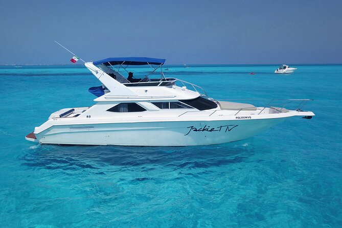 Deluxe Yacht 48FT with FlyBrige Rental in Cancun - 4 Hours to Isla Mujeres: Snorkel Option, Playa Norte Time, Punta Sur Walks