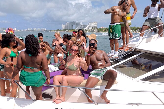 Deluxe Yacht 48FT with FlyBrige Rental in Cancun - 6–8 Hours: More Isla Mujeres, Optional Beach Club, and Extra Inner-Bay Time