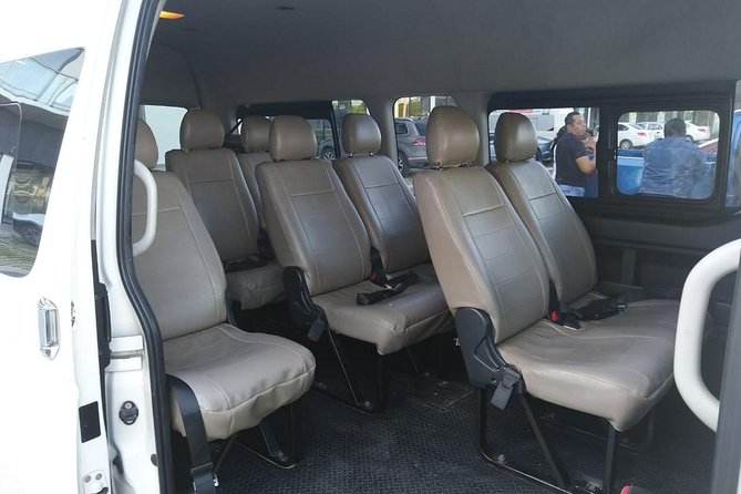 Departure Private Transfer Cancun to Cancun Airport CUN by Minivan or Minibus - Minivan or minibus: picking the right size for your group
