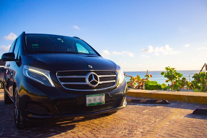 Departures in Mercedes Benz from Puerto Morelos to Cancun Airport - Timing that actually matters: airline check-in + the 45-minute ride
