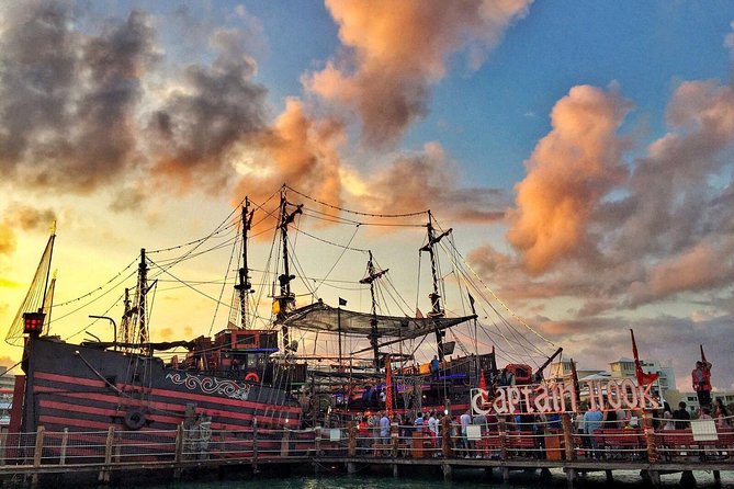Dinner & Live Pirate Fight from Cancun - The Live Pirate Show: Stories, Contests, and Real Stage Energy