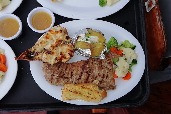 Enjoy The Spanish Galeon with a Romantic Night Dinner in Cancun - Why the Columbus galleon dinner cruise feels like a real Cancun date