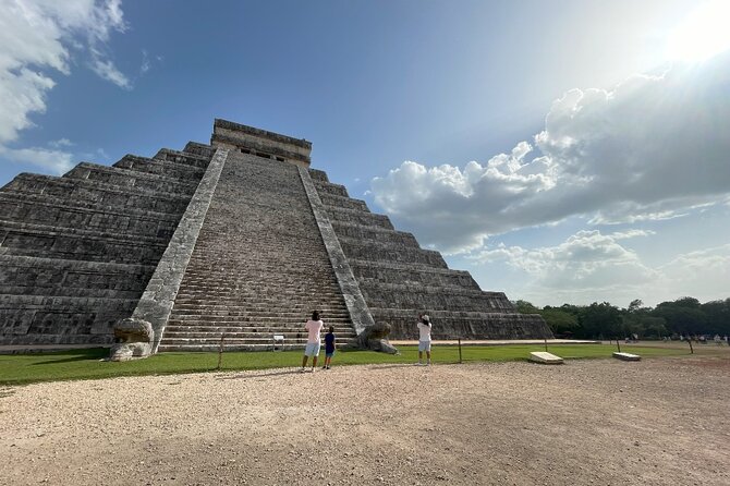 Exclusive Guided Tour: Chichen Itza - Cenote Ik Kil -Valladolid - Chichén Itzá With a Shade-and-Sight Plan
