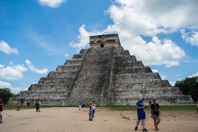 Experience Chichén Itzá: Full Day Tour with Cenote & Valladolid - Guides and language: why the guide can make or break the day
