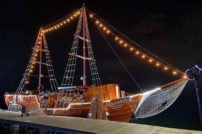 Feel the love on a romantic dinner at Cancun sea, with live music and open bar. - Laguna Nichupte Sailing Time: Why This Route Feels Different
