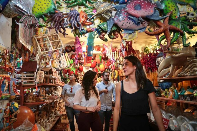 Flavors of Mexico: Cancun Cooking Class & Market Visit - The guides and the vibe: why Naseem and Alex matter