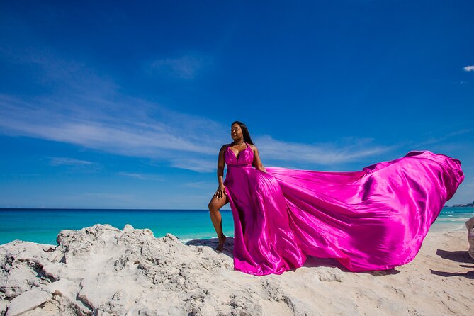 Flying dress photoshoot cancun - How the photographers work: direction, patience, and dress handling