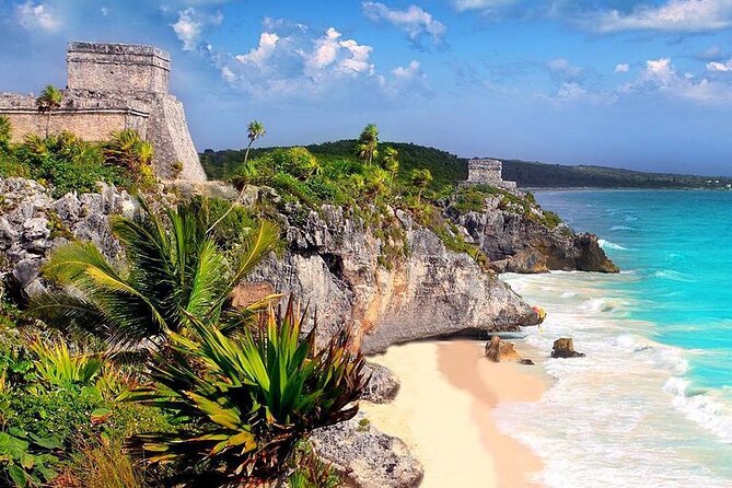 Full Day Guided Tour of Tulum and Coba, 4 places in 1 Day - Playa del Carmen: 1 hour to see the center