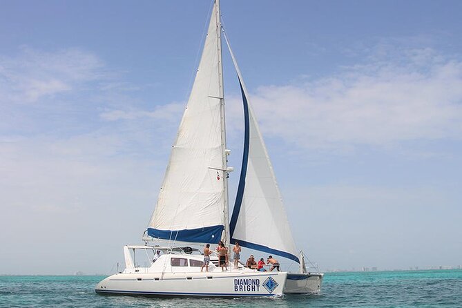 Full-Day Luxurious Catamaran Adventure - Cancún to Isla Mujeres - Boarding at Puerto Juarez: where the day starts (and sometimes stalls)