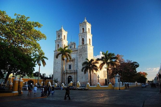 Full-Day Tour Chichen Itza, Valladolid and Cenote open bar in bus - Guide quality and bus comfort: the small details that make the day easier