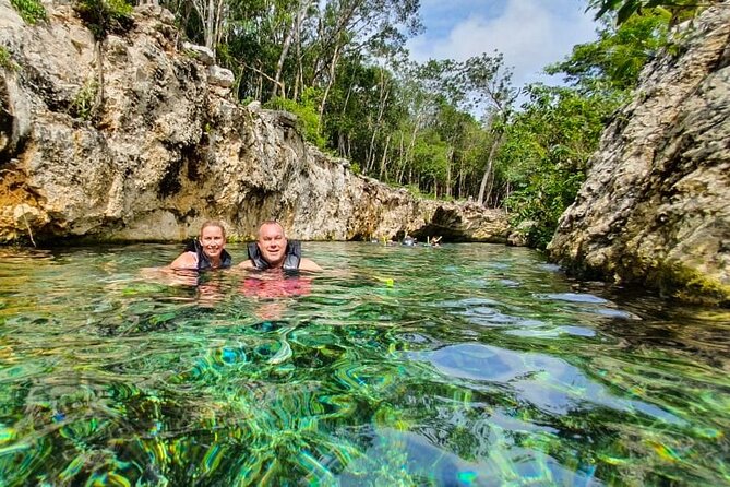 Full-Day Tour of Tulum Ruins and Cenotes with Lunch - Lunch in a Mayan community: tacos, tortillas, and timing