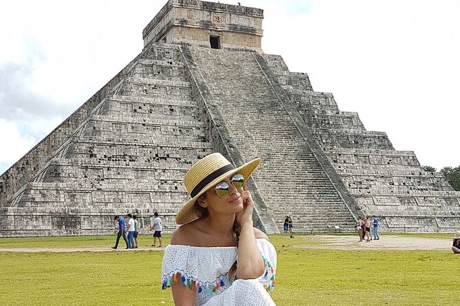Full Day Tour to Visit Chichen Itza Saamal Cenote and Valladolid - Stop 1: Lonchería El Amigo Manolo and a Real Mayan Ceremony