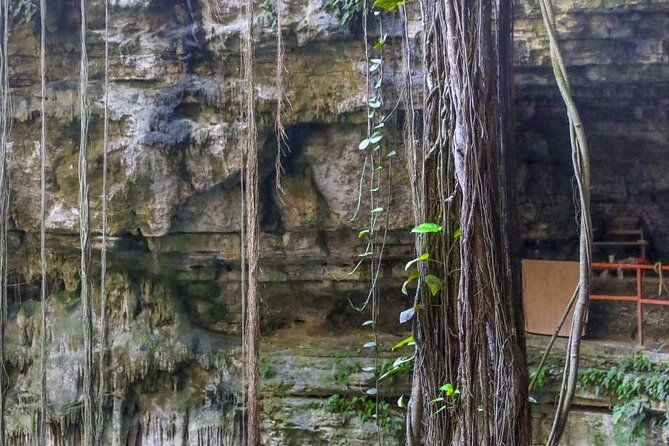 Guided Tour to Chichen Itza, saamal Cenote and Valladolid City - Valladolid: a quick colonial taste, not a long linger