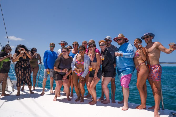 Hip hop party boat, adults only - Boat size and sound system: the one risk worth checking