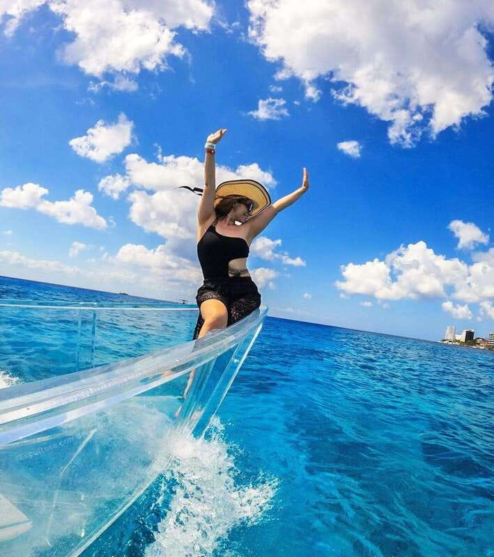 Isla Mujeres: 100% Transparent boat ride - What to Wear: Hat, bathing suit, towel