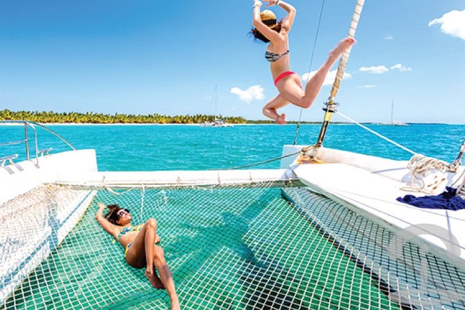 Isla Mujeres adventure by Catamaran. Snorkel, open bar and lunch - Marina Cun Maran and Check-In: The Fastest Way to Avoid Stress
