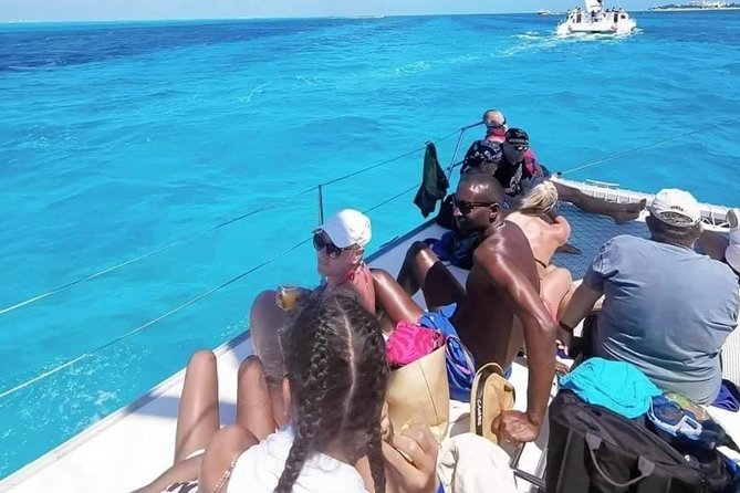 Isla Mujeres Catamaran Adventure All Inclusive from Cancun - Snorkeling at El Meco Reef: the 35-minute water plan